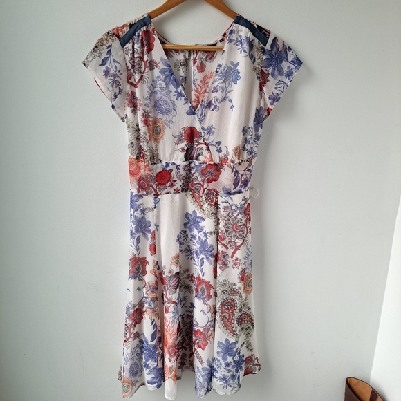 Dresse - Picture 1 of 3